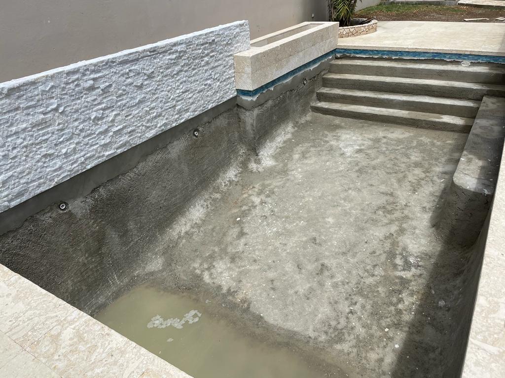 Construyendo piscina